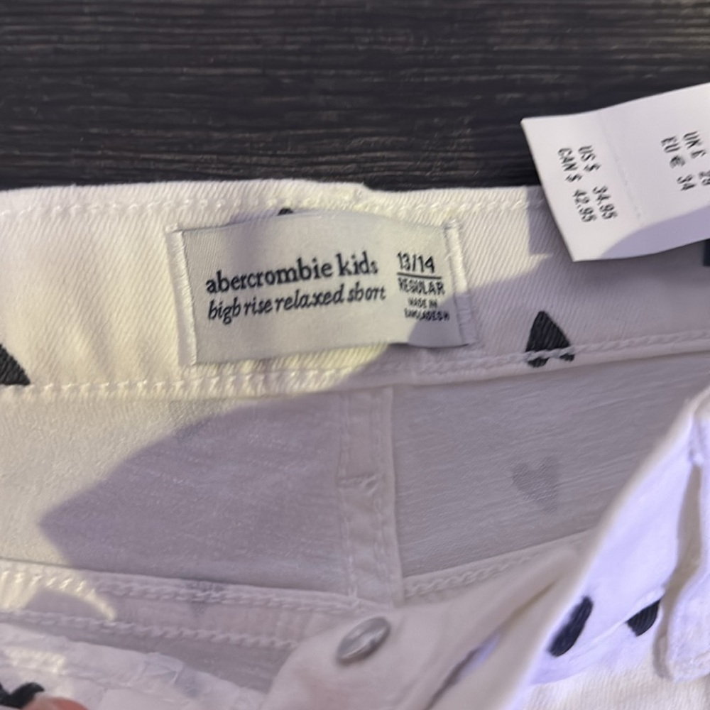 Abercrombie kids white Jean shorts - Picture 4 of 6